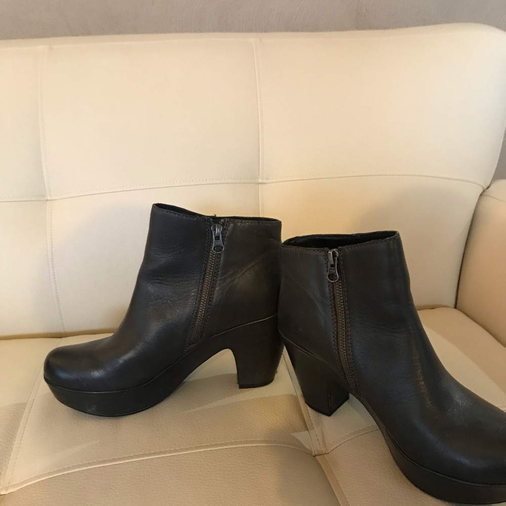 Kork-Ease Marlo platform wedge bootie size 10
